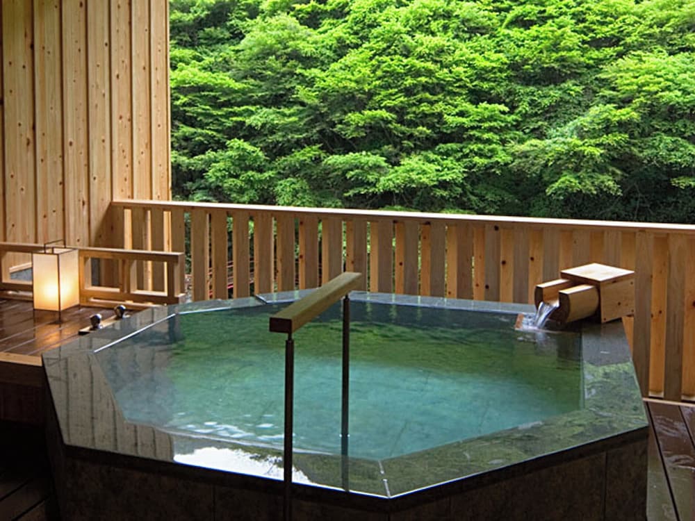 奥道後　壱湯の守 松山