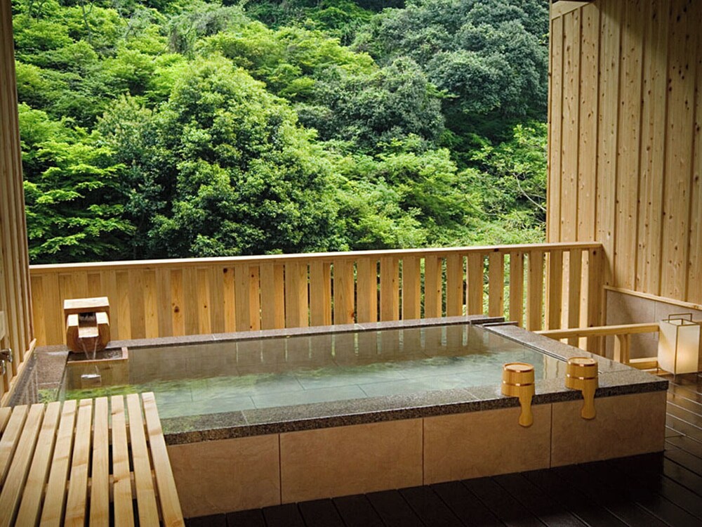 奥道後　壱湯の守 松山