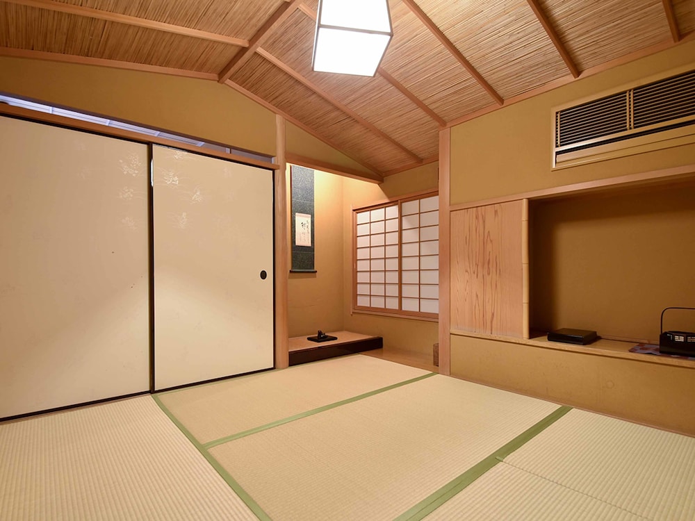大和屋別荘 松山