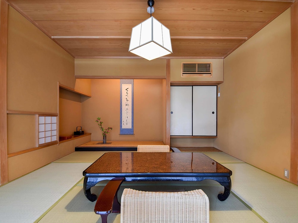 大和屋別荘 松山