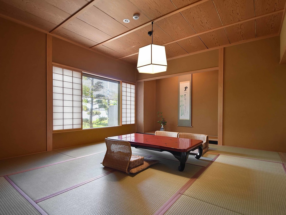 大和屋別荘 松山