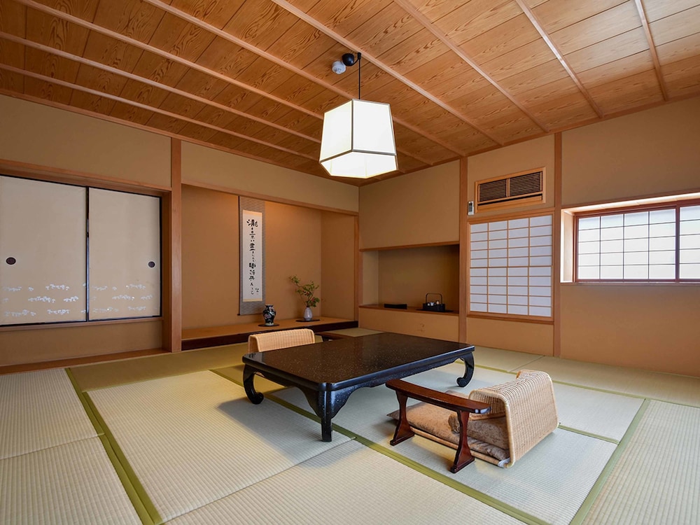 大和屋別荘 松山