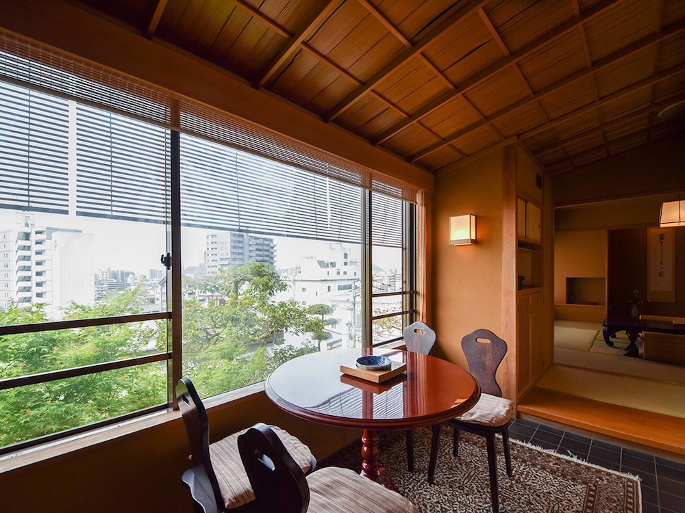 大和屋別荘 松山