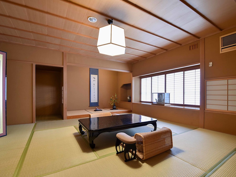 大和屋別荘 松山