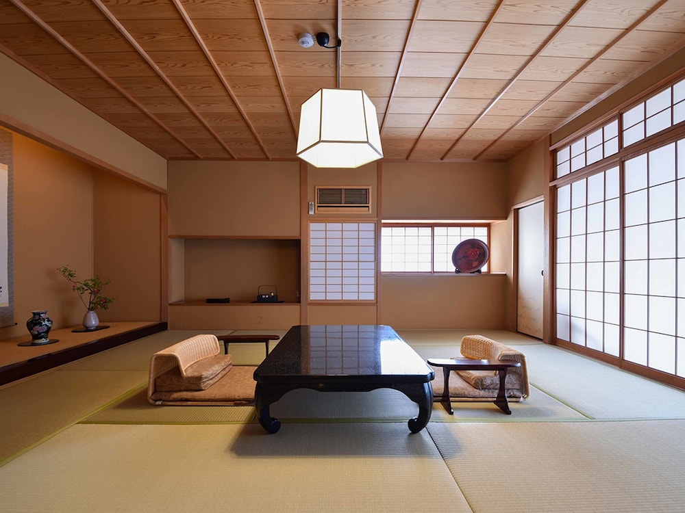 大和屋別荘 松山