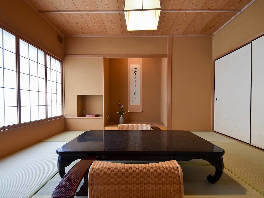 大和屋別荘 松山