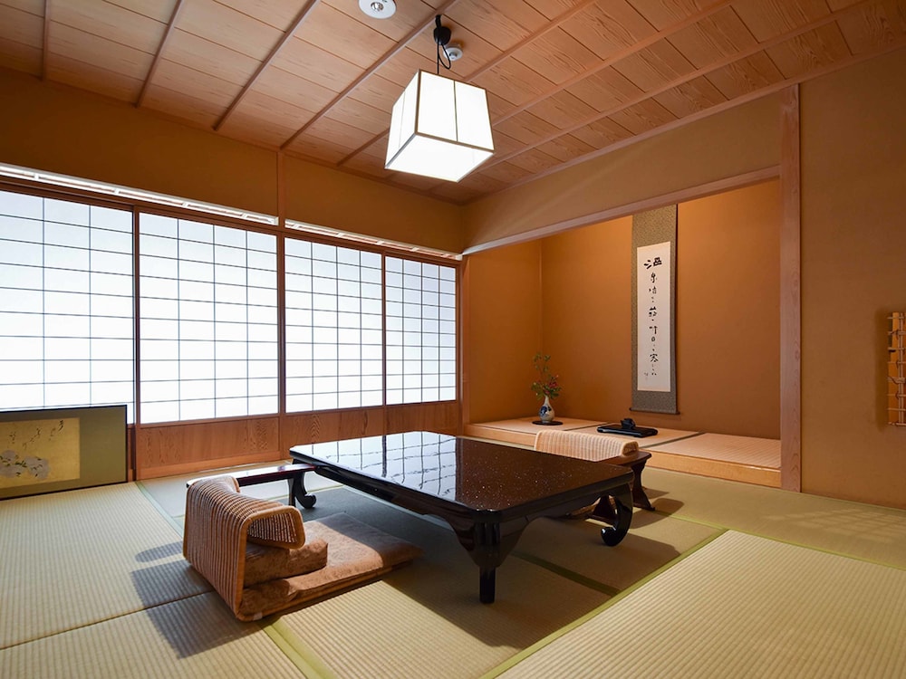 大和屋別荘 松山