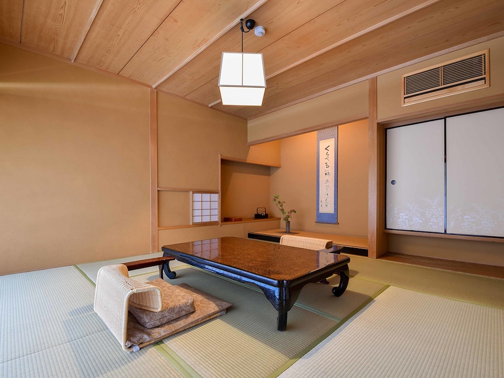 大和屋別荘 松山