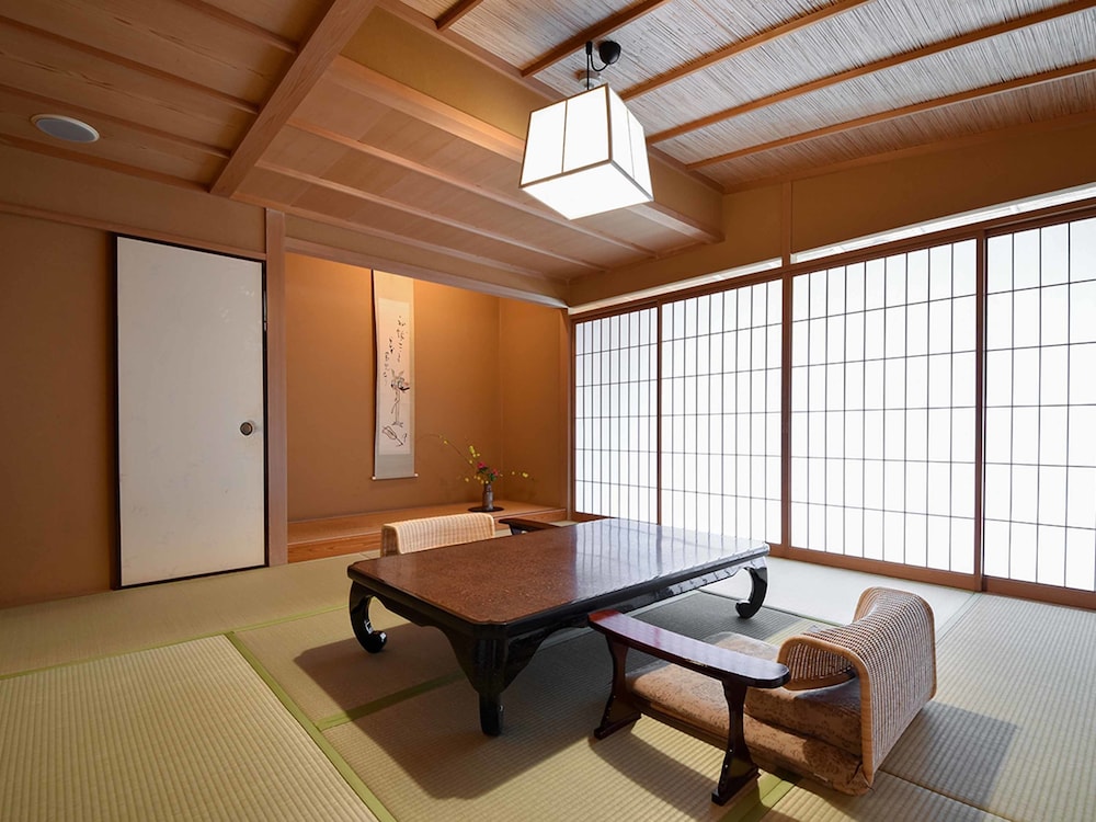 大和屋別荘 松山