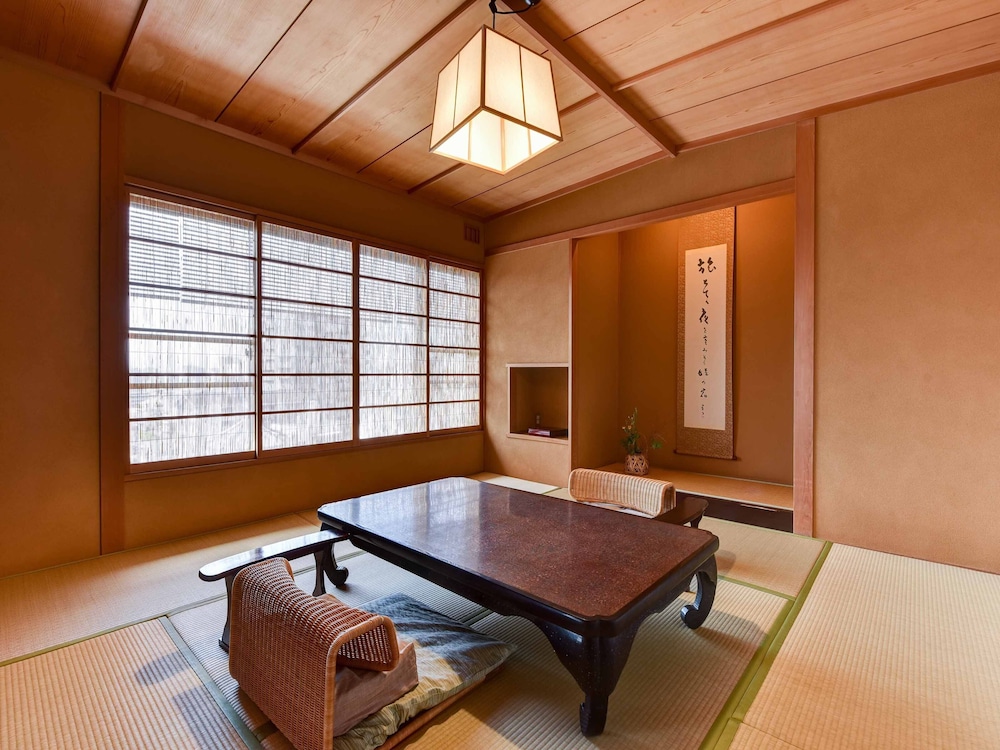 大和屋別荘 松山