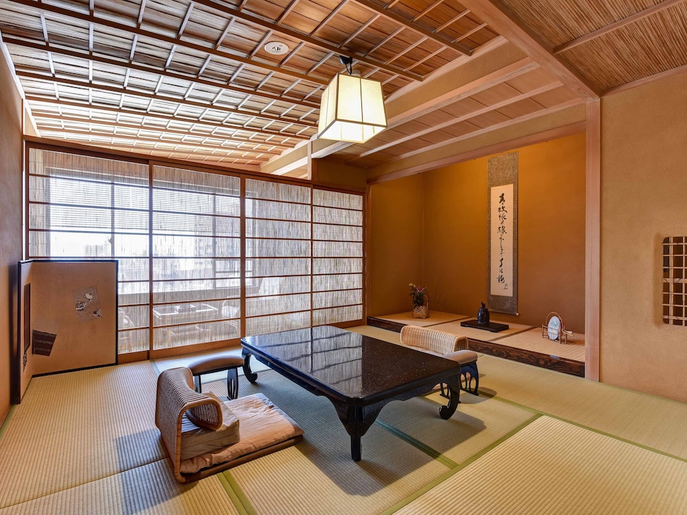 大和屋別荘 松山