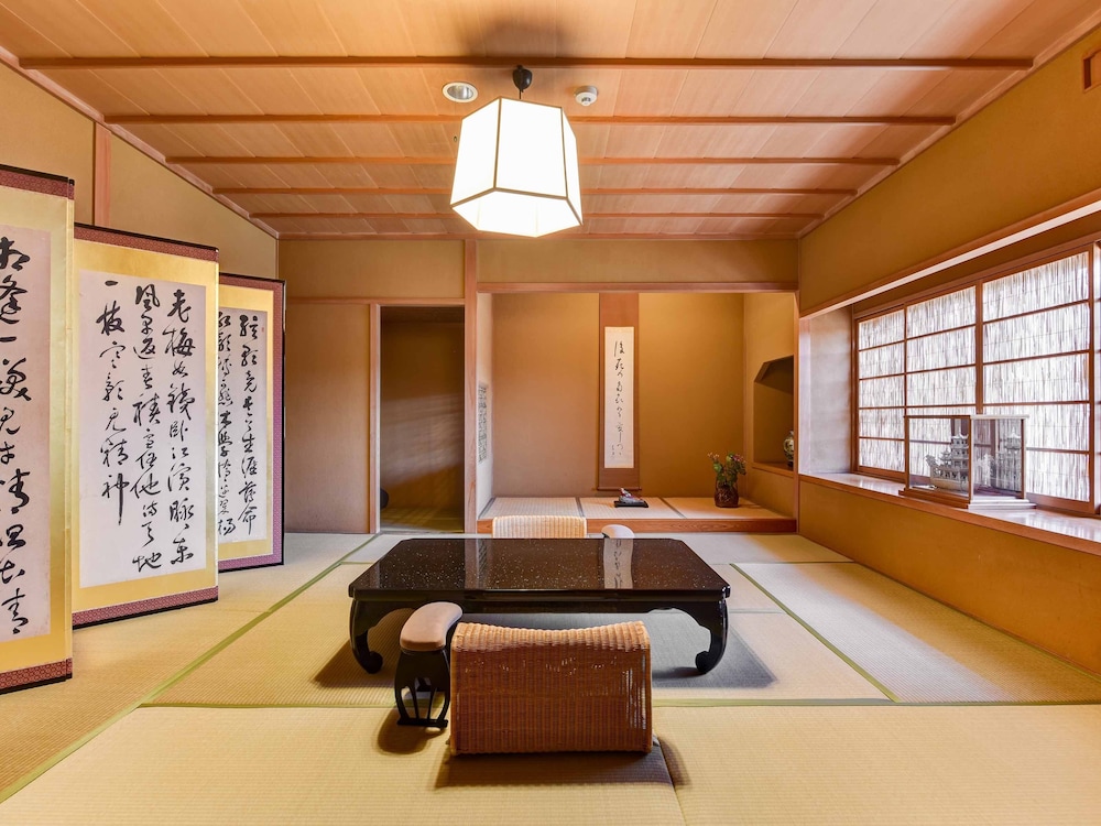 大和屋別荘 松山