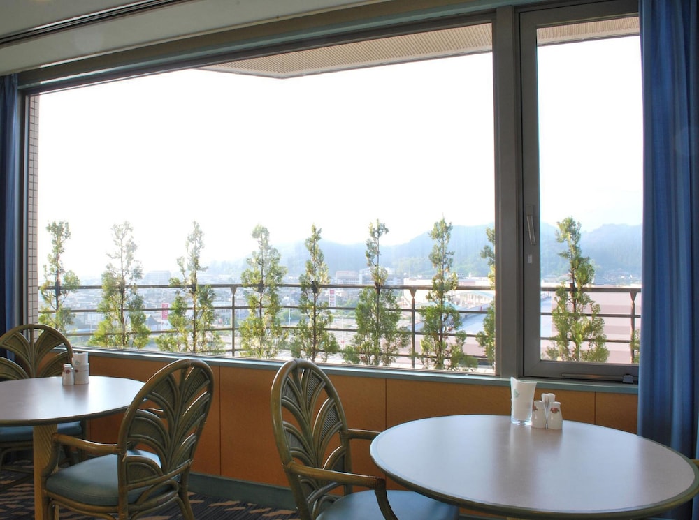 リーガロイヤルホテル新居浜 松山