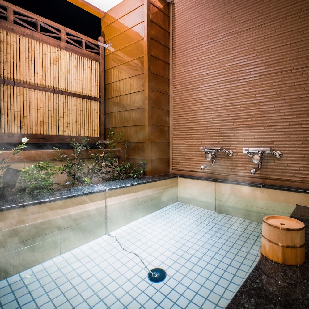 道後温泉 八千代 松山