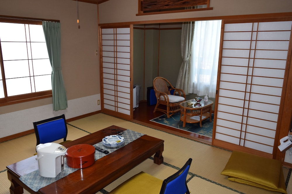 旅館 茶梅 松山