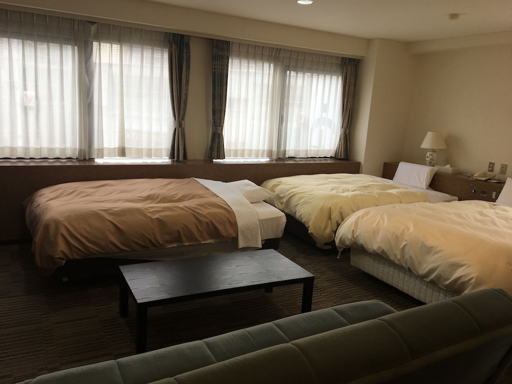 ホテルクラウンヒルズ松山 松山
