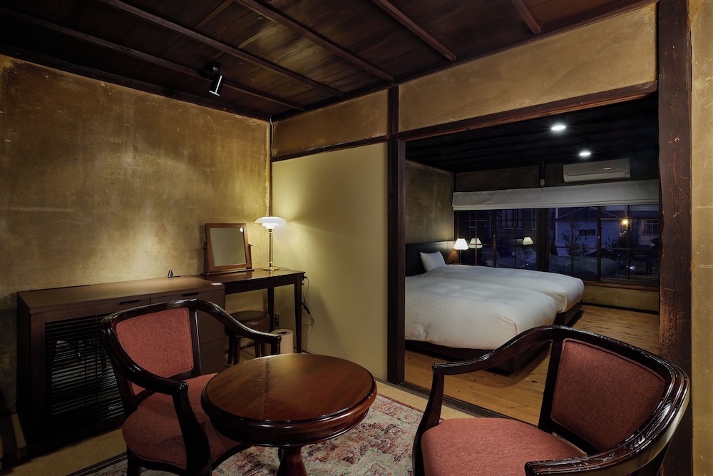 NIPPONIA HOTEL 大洲 城下町 松山