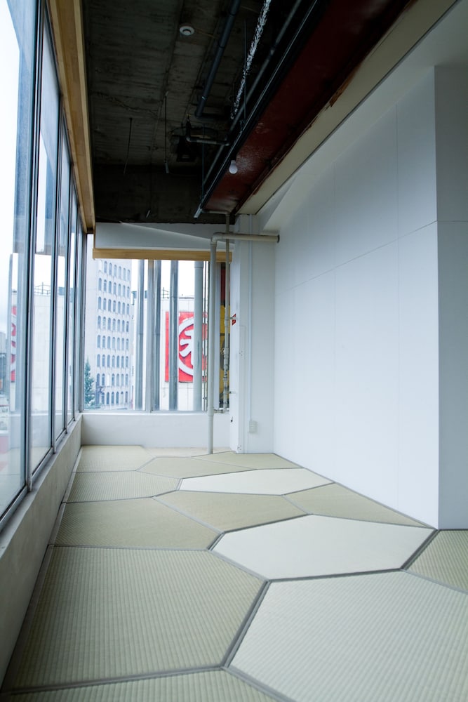 HOSTEL AND DINING TANGA TABLE 北九州