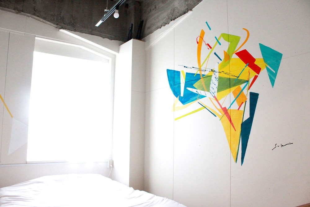 HOSTEL AND DINING TANGA TABLE 北九州