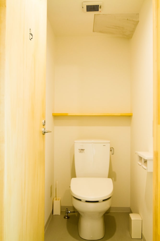HOSTEL AND DINING TANGA TABLE 北九州