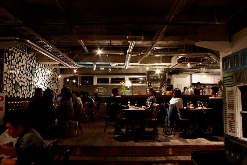 HOSTEL AND DINING TANGA TABLE 北九州