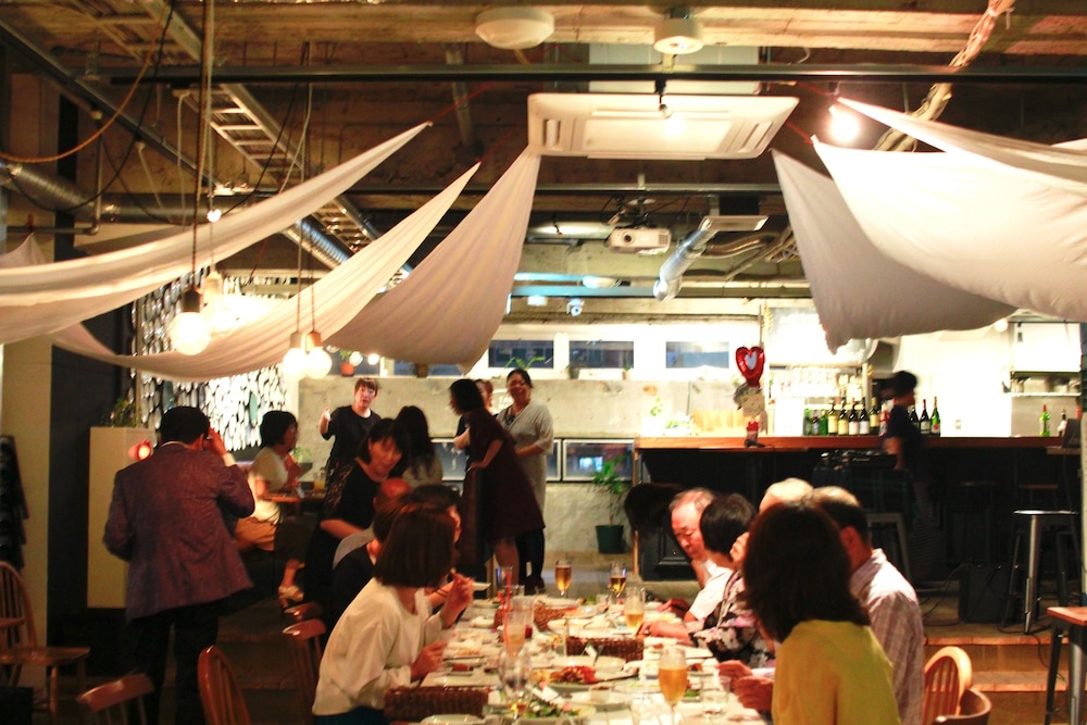HOSTEL AND DINING TANGA TABLE 北九州