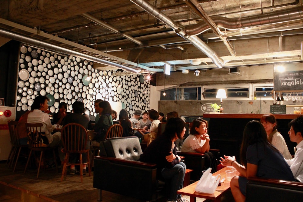 HOSTEL AND DINING TANGA TABLE 北九州