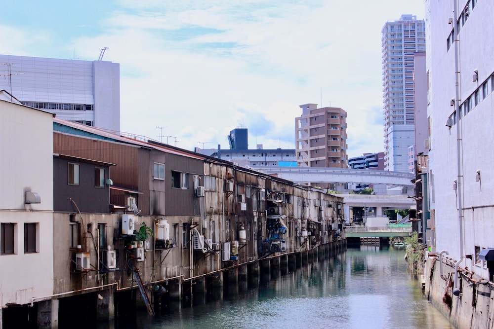 HOSTEL AND DINING TANGA TABLE 北九州