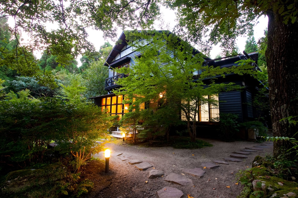 FOREST INN BORN 大分