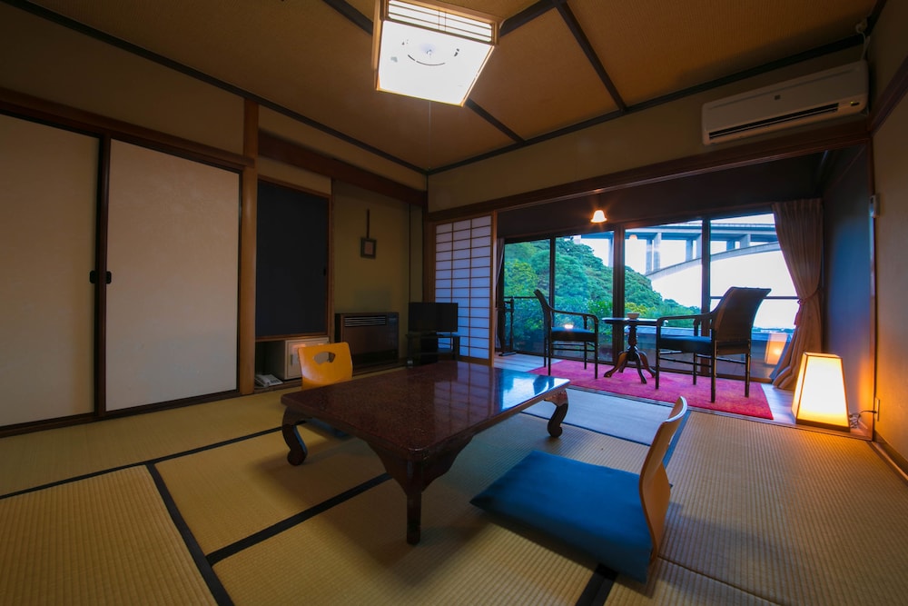 岡本屋旅館 大分