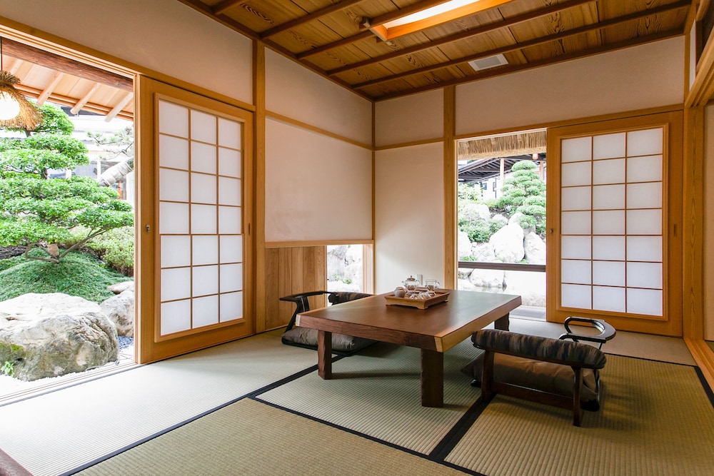 山荘 神和苑 大分