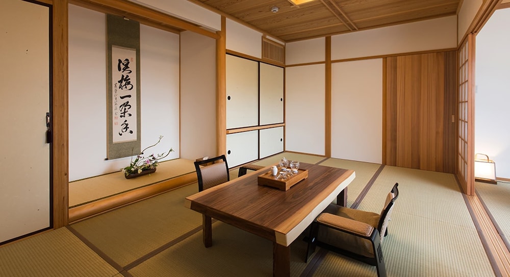 山荘 神和苑 大分