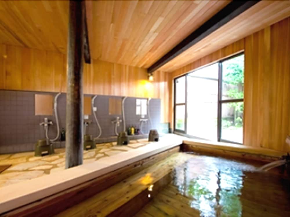 CHOU CHOU DE MONET(EX. LADIES HOTEL PETITE YUFUIN 大分
