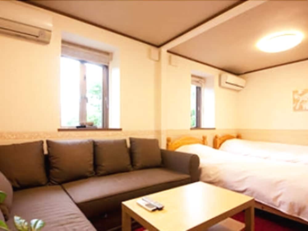 CHOU CHOU DE MONET(EX. LADIES HOTEL PETITE YUFUIN 大分