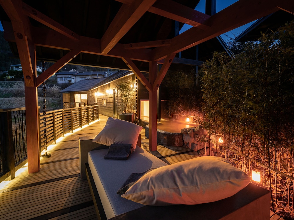 YUFUIN LUXURY VILLA -ZAKURO- 大分