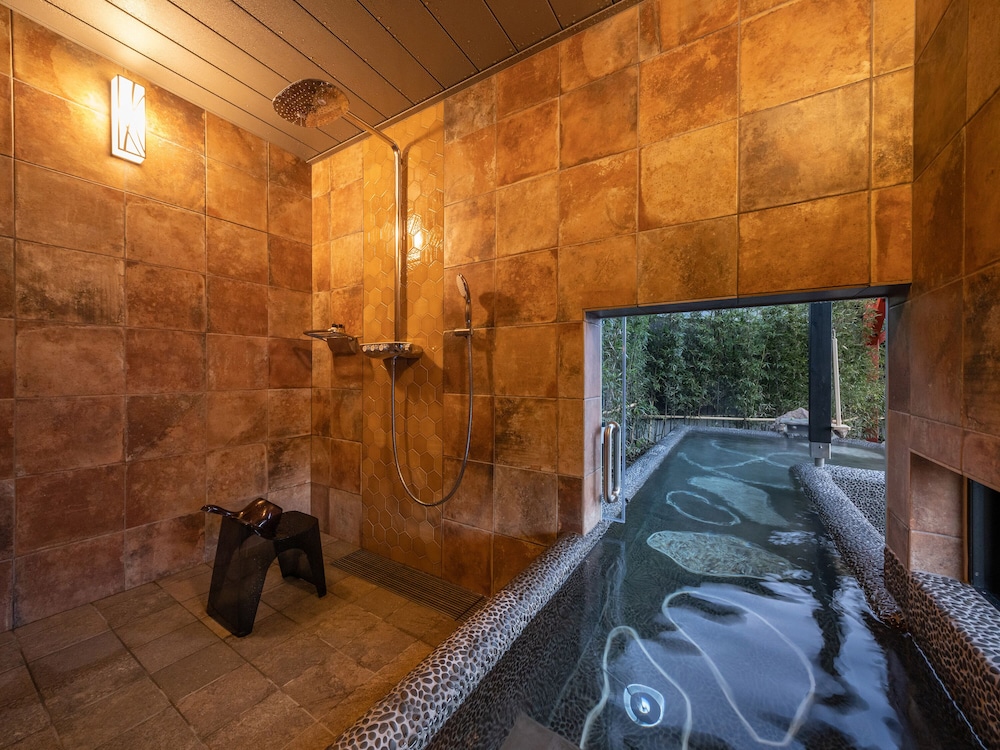 YUFUIN LUXURY VILLA -ZAKURO- 大分