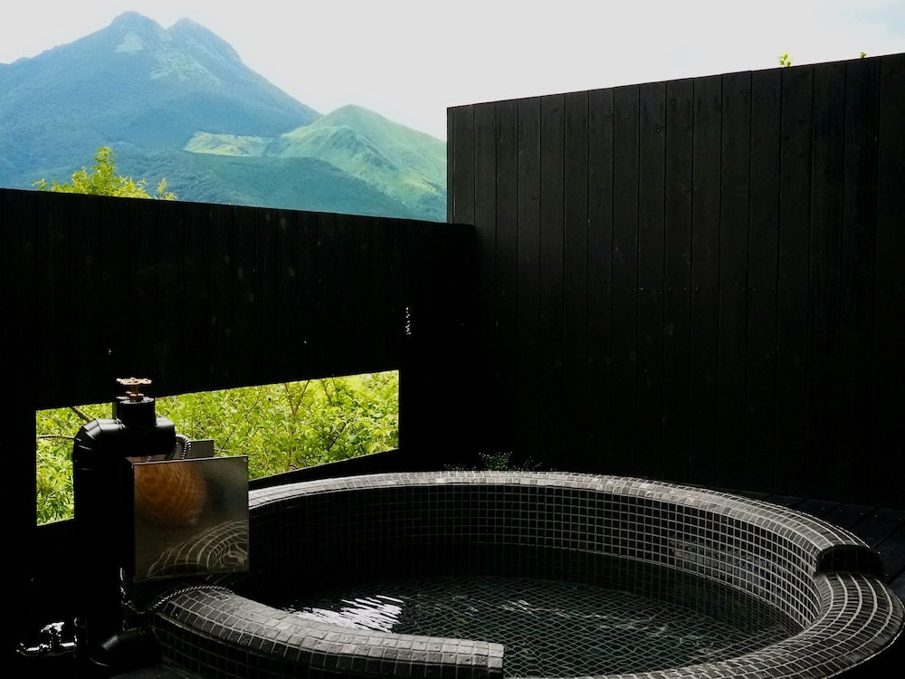 YUFUIN LUXURY VILLA -ZAKURO- 大分