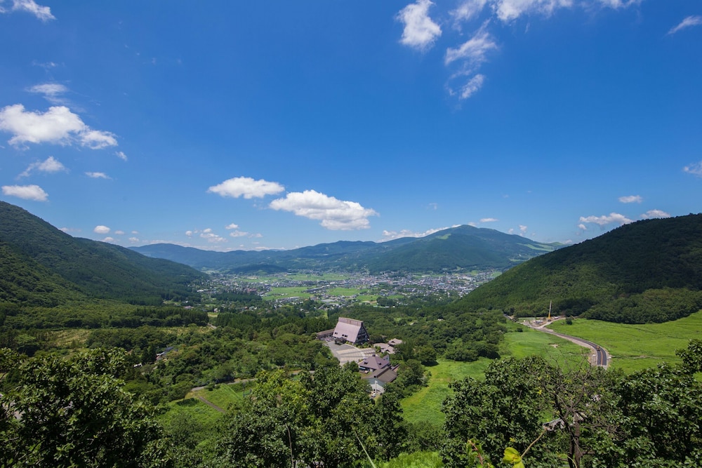 由布院温泉 ゆふいん 七色の風 大分