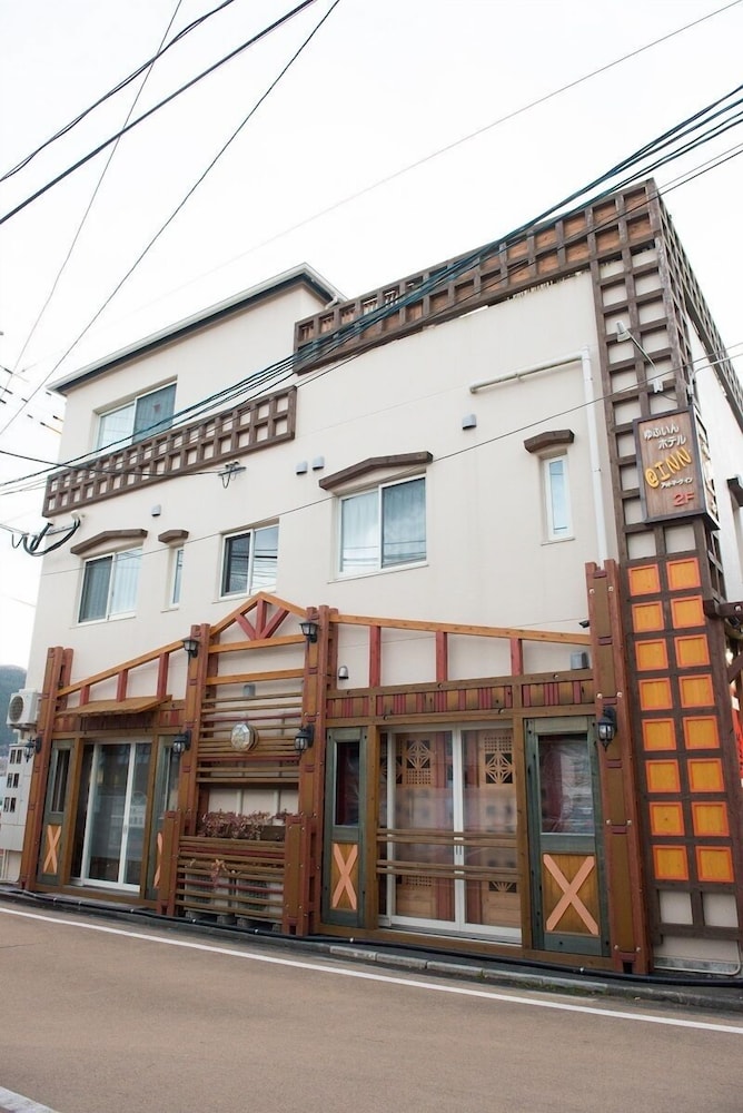 エタビア 湯布院駅前 大分