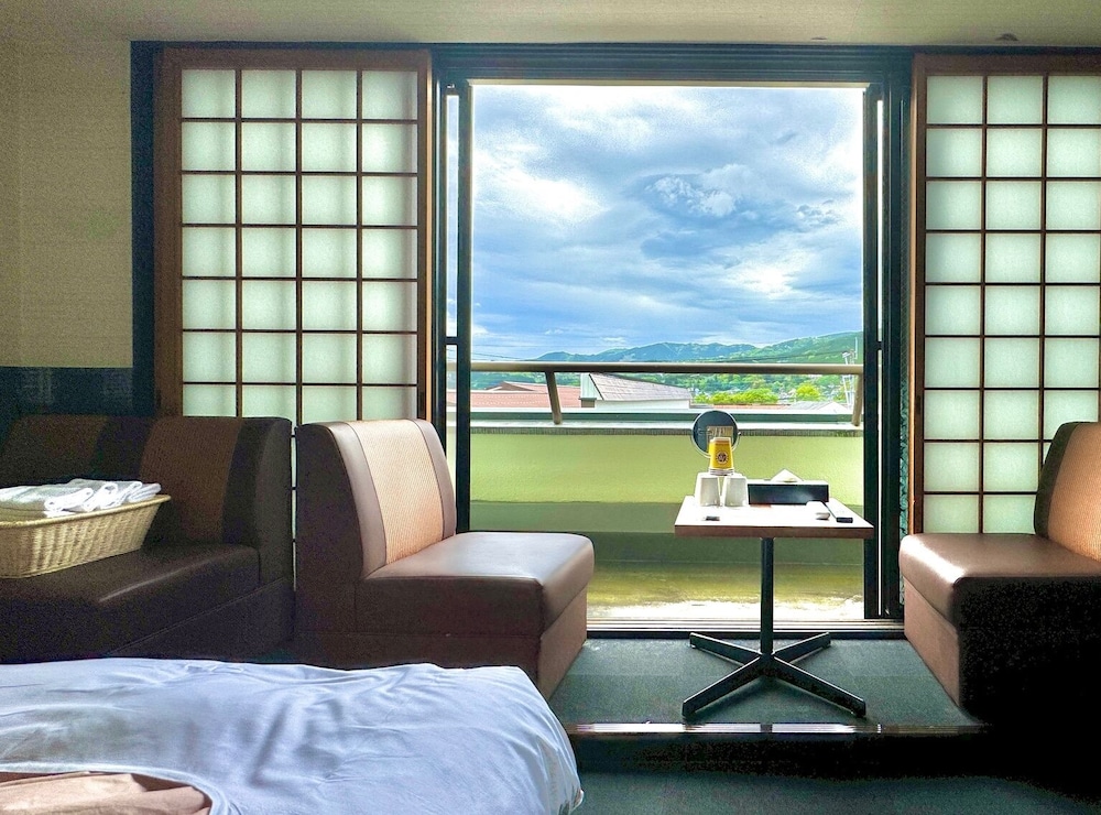 和モダン温泉館 湯布院あかりの宿 大分