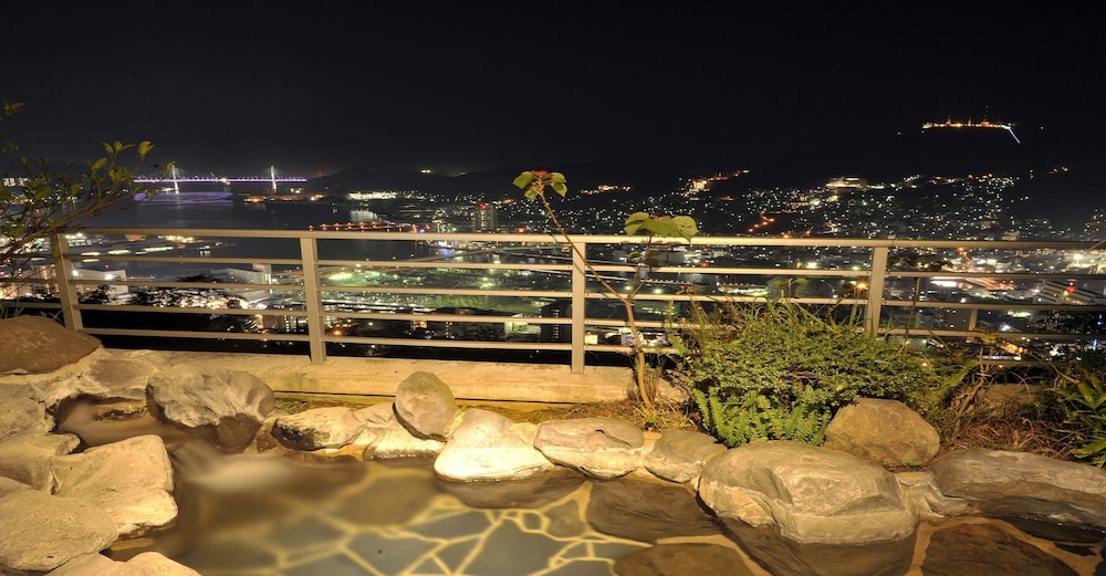 にっしょうかん新館 梅松鶴 長崎