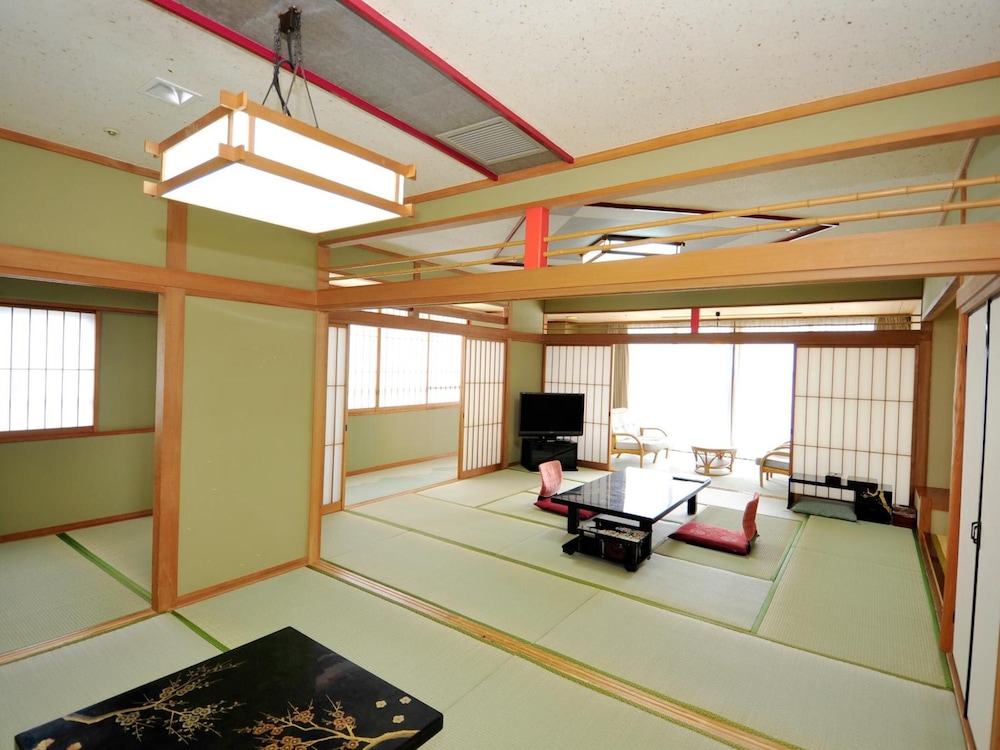 にっしょうかん新館 梅松鶴 長崎