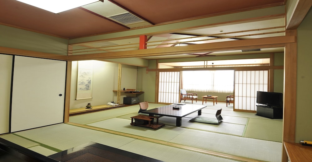にっしょうかん新館 梅松鶴 長崎