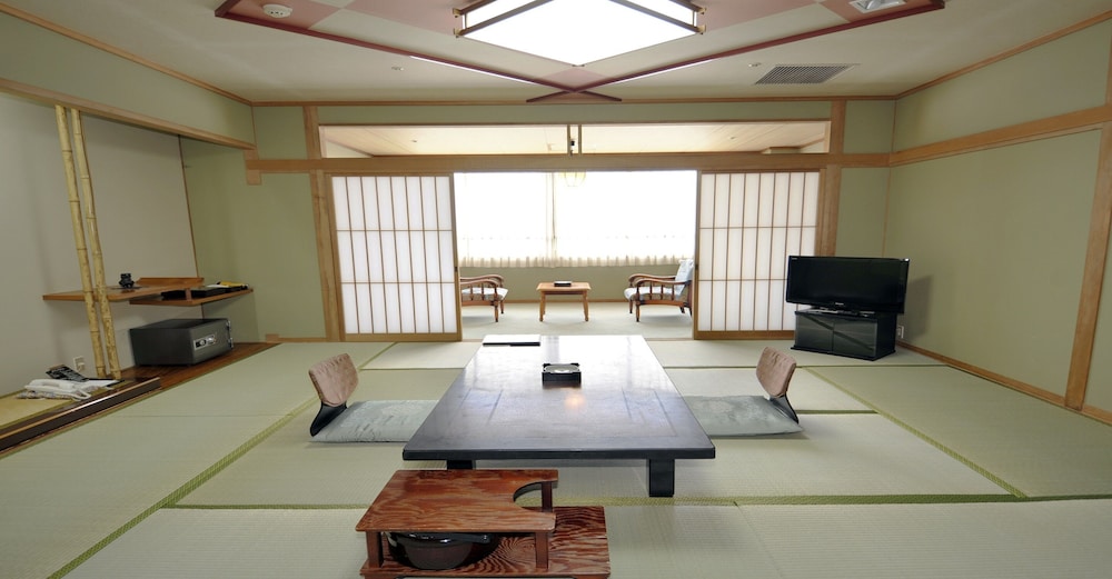 にっしょうかん新館 梅松鶴 長崎