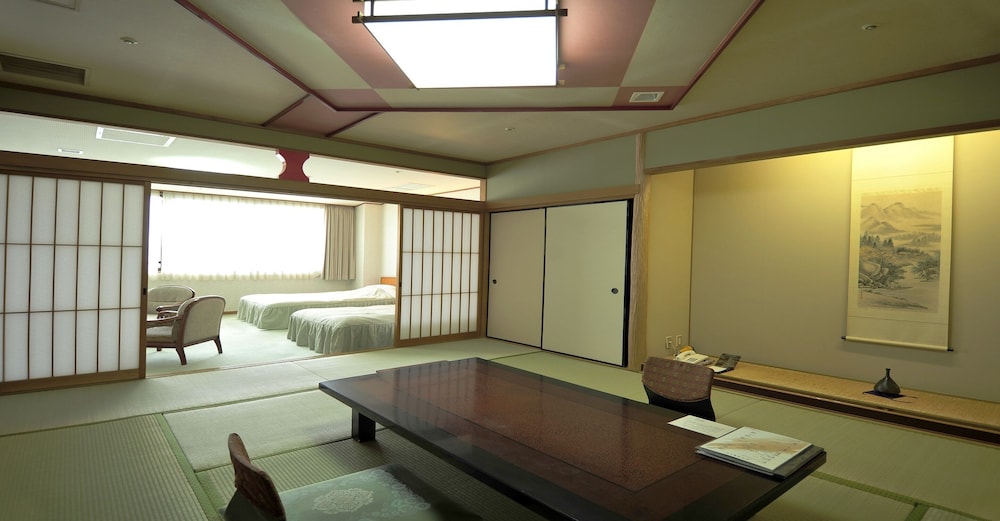 にっしょうかん新館 梅松鶴 長崎