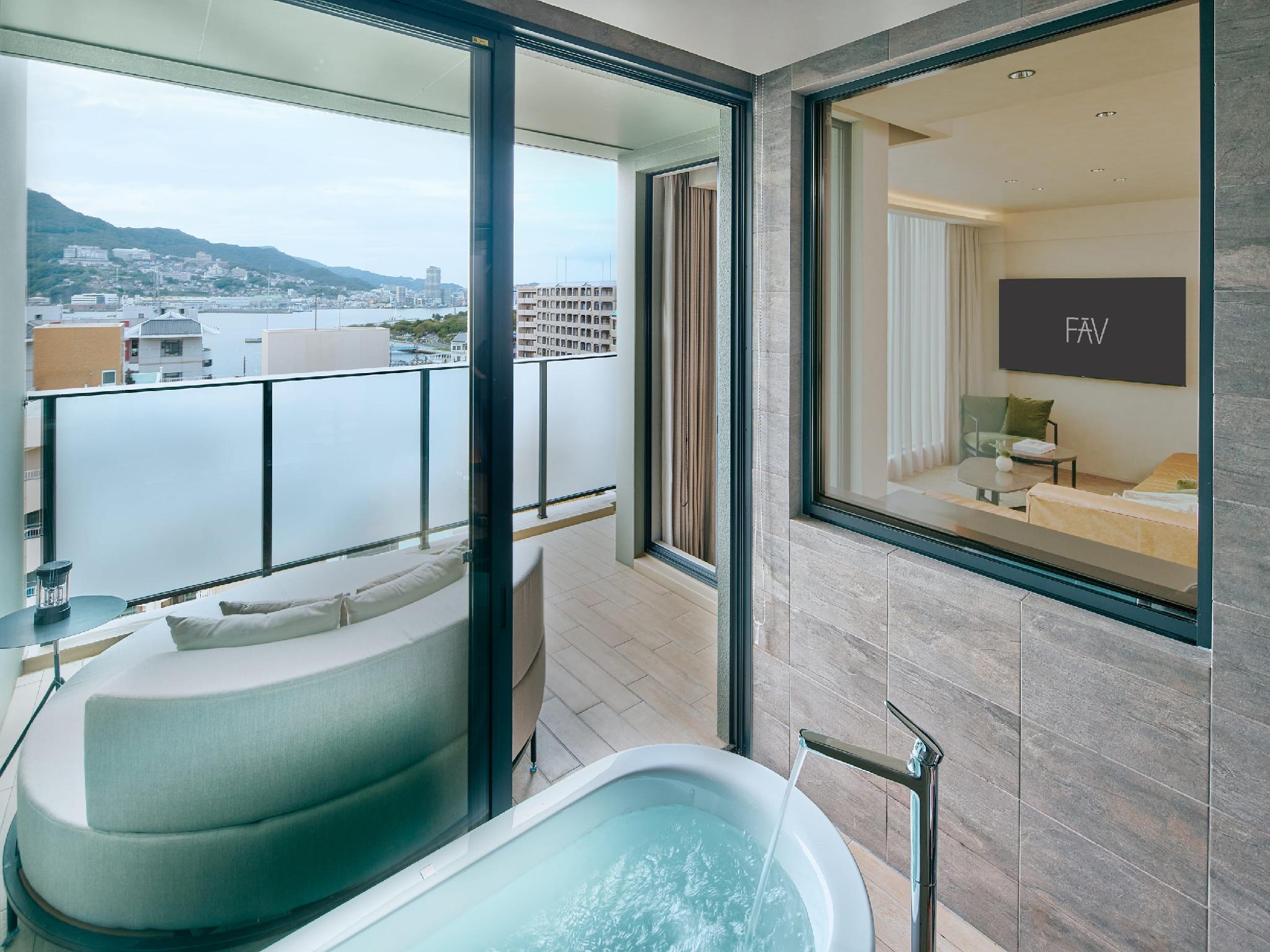 FAV LUX NAGASAKI 長崎