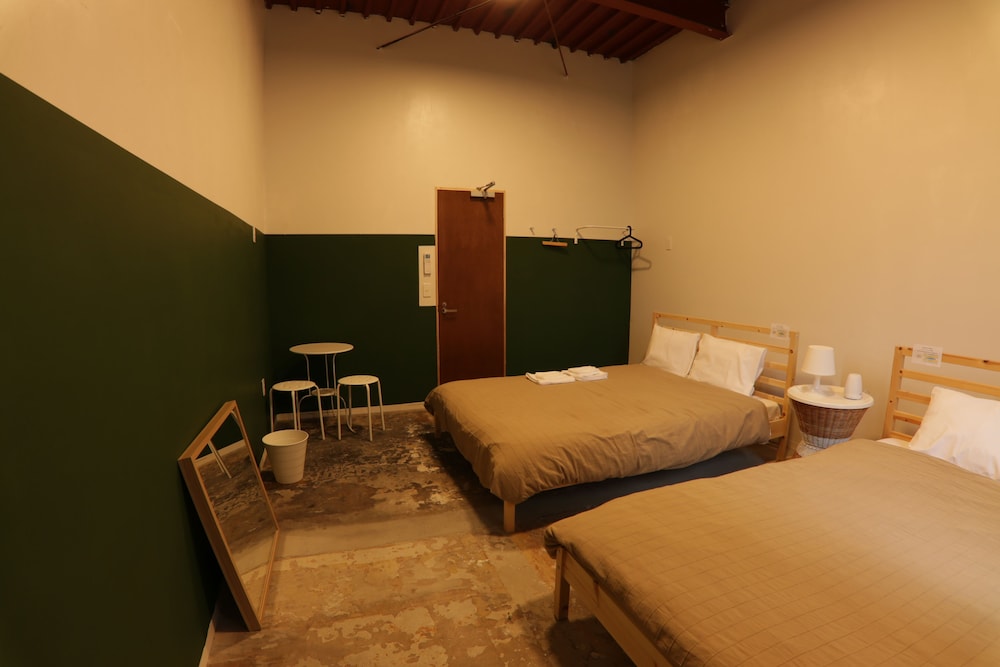 FAN! –ABURATSU- SPORTS BAR & HOSTEL 宮崎
