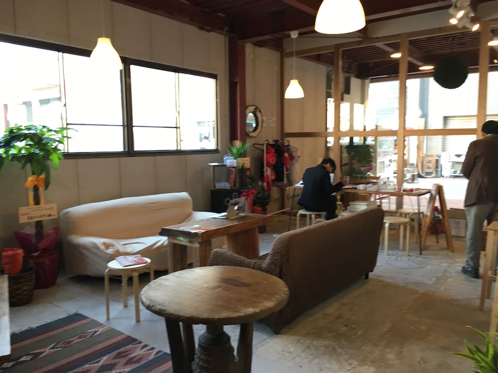 FAN! –ABURATSU- SPORTS BAR & HOSTEL 宮崎