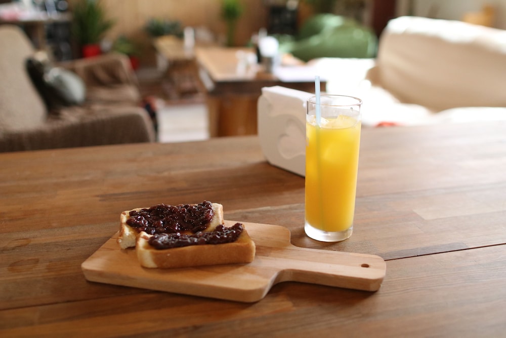 FAN! –ABURATSU- SPORTS BAR & HOSTEL 宮崎