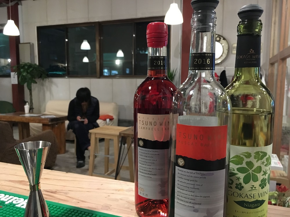 FAN! –ABURATSU- SPORTS BAR & HOSTEL 宮崎